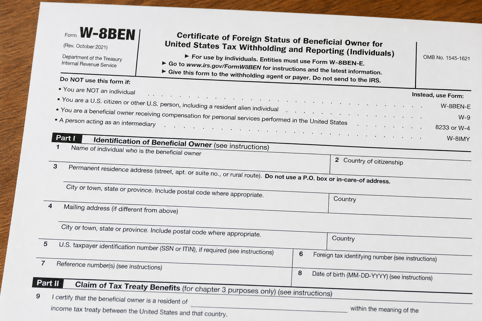 비거주자 배당 원천징수 감면 신청서인 IRS Form W-8BEN의 공식 안내·양식 페이지 화면