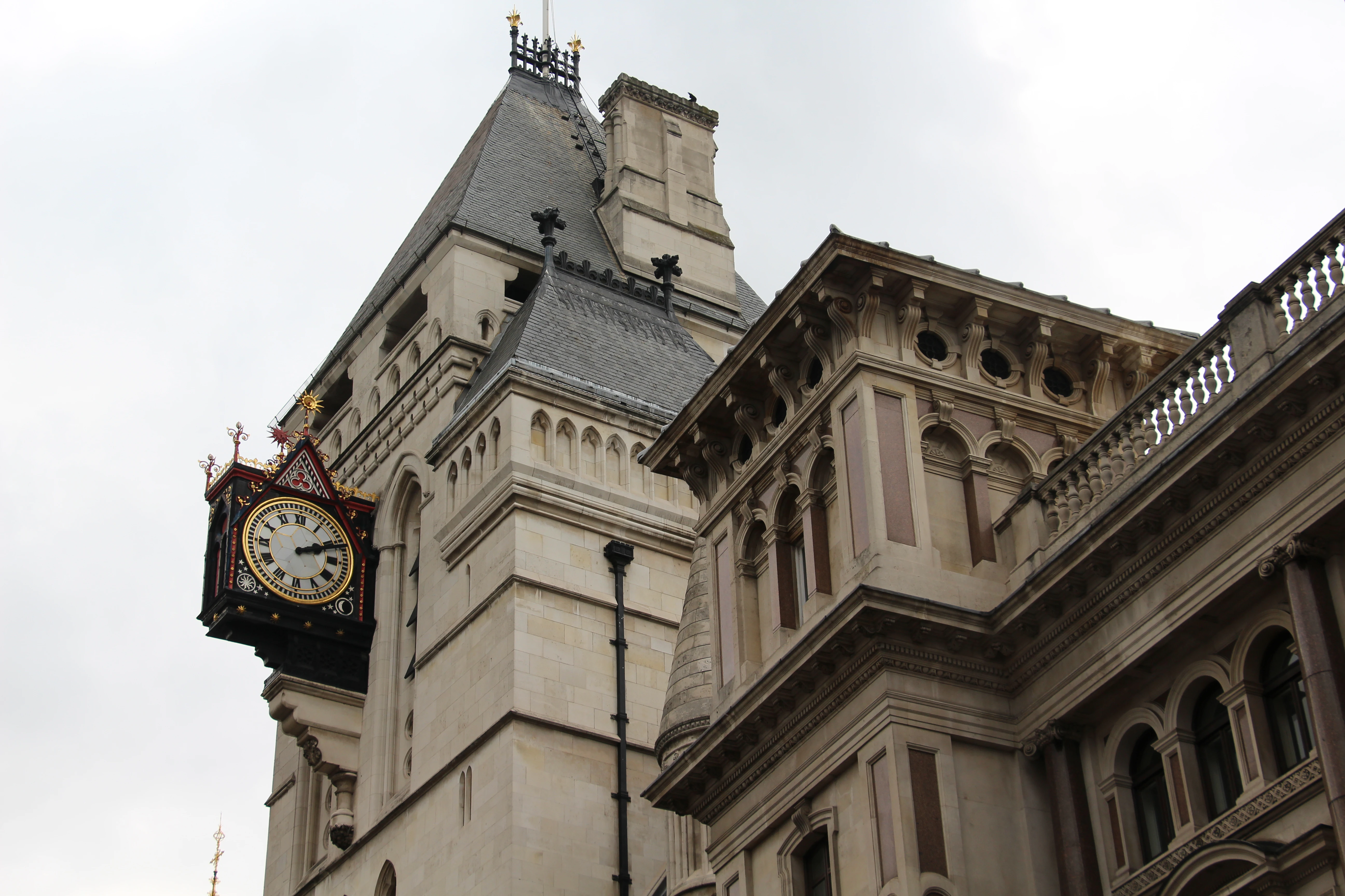 런던 왕립재판소 Royal Courts of Justice 건물 전경