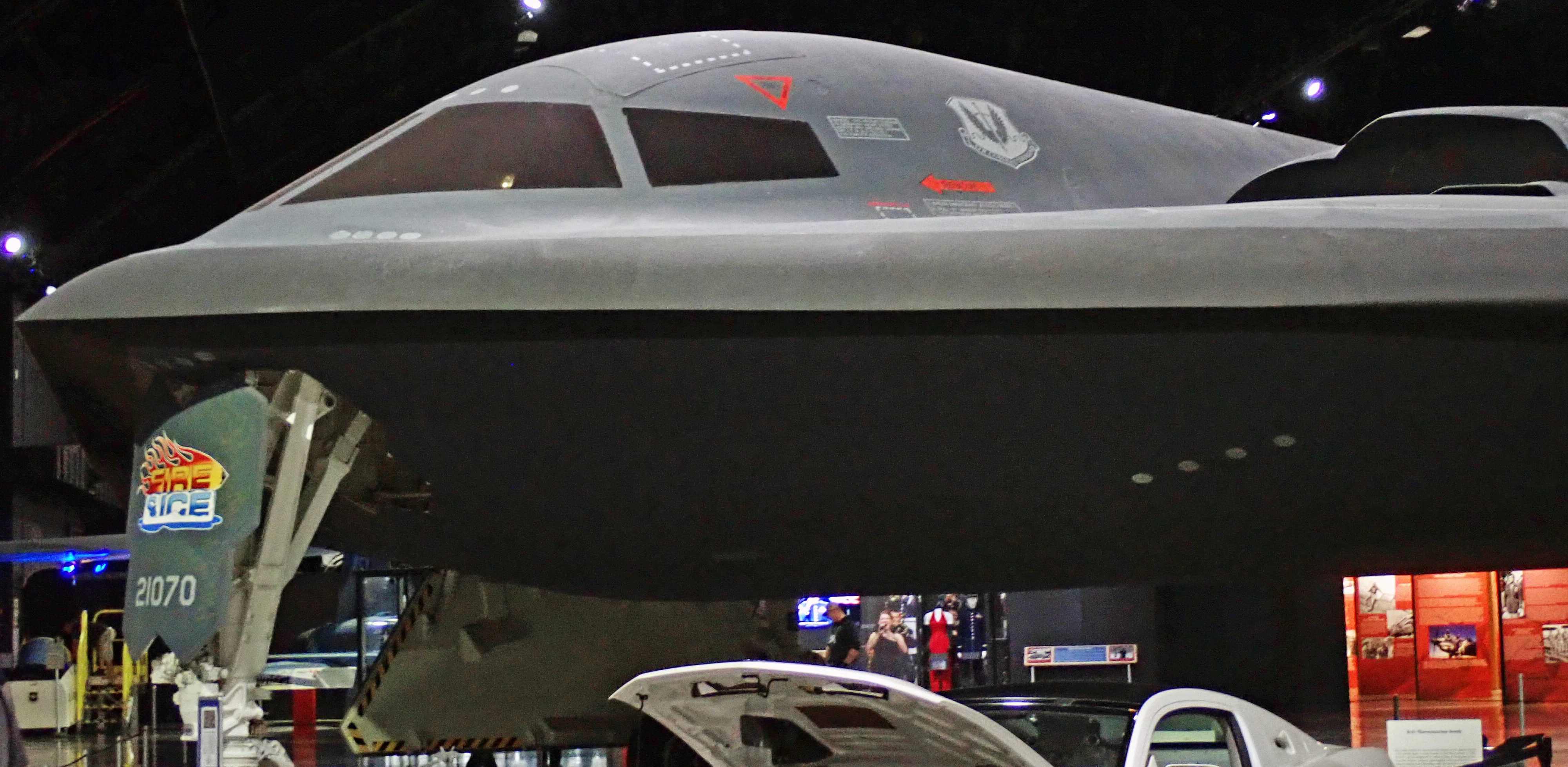 노스롭그루먼 B-2 스피릿 스텔스 폭격기