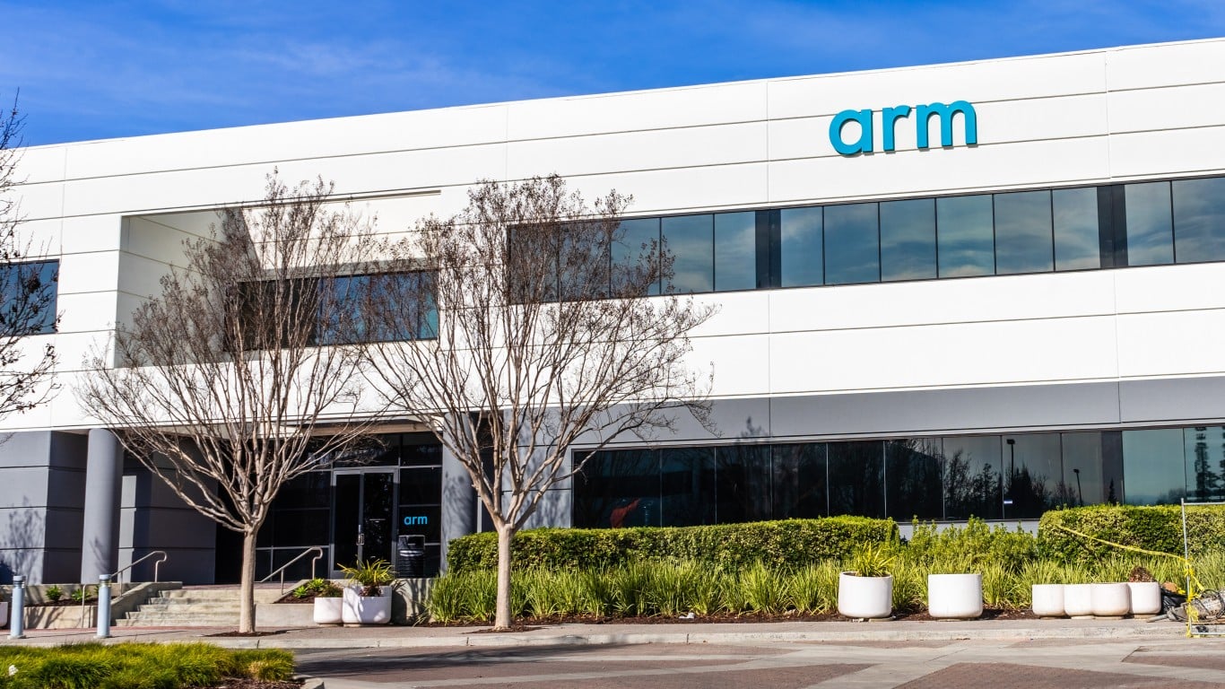 Arm, 고점 대비 35% 하락에도 매수 권고 나왔다