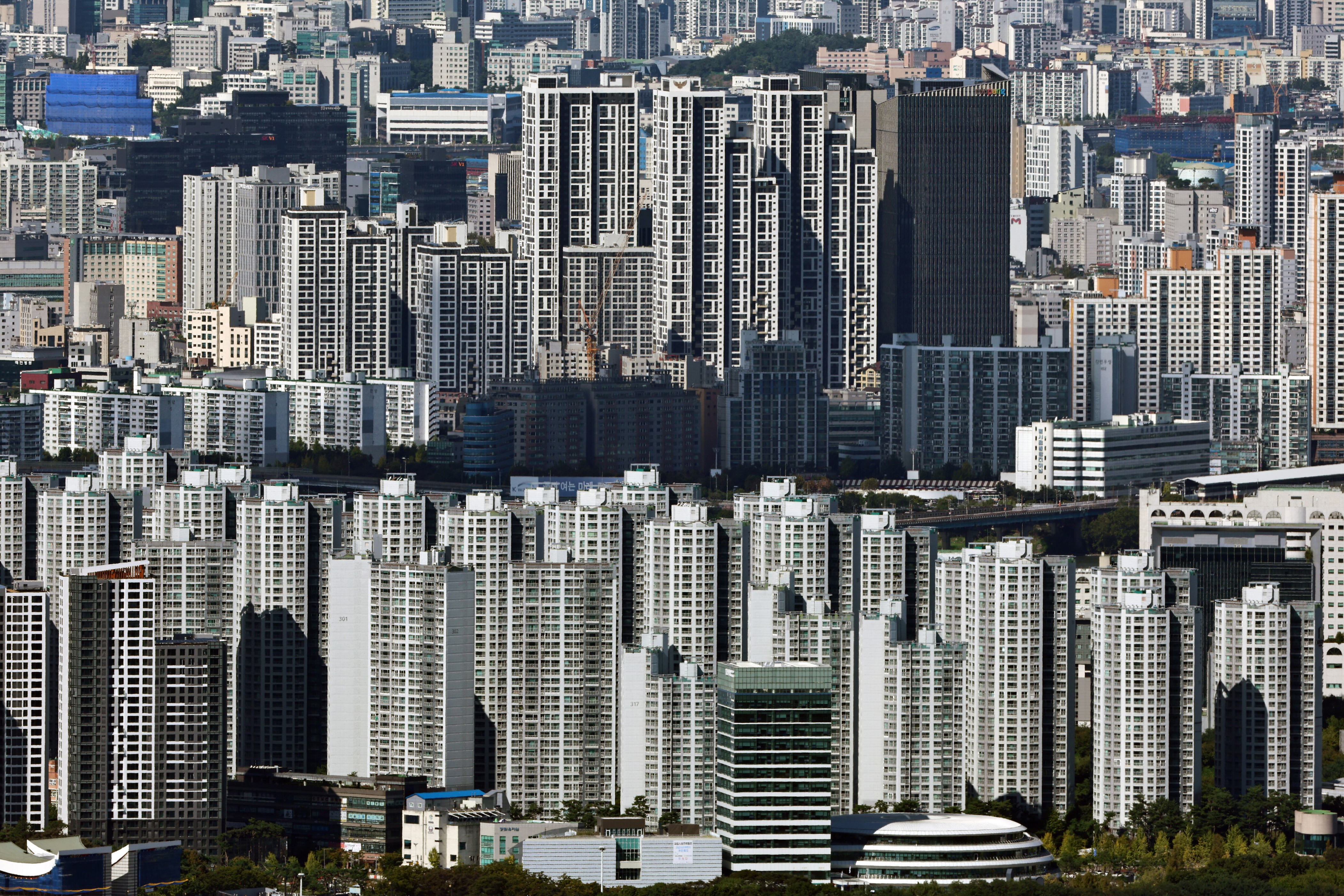 서울 아파트 평균 11억1000만원, 대장주 17곳은 신고가