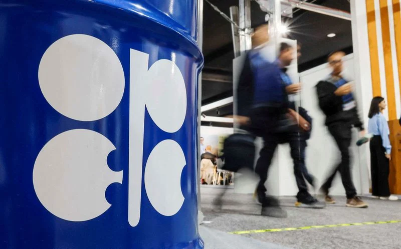 OPEC+가 하루 800,000배럴 증산 승인, 호르무즈 수출 회복