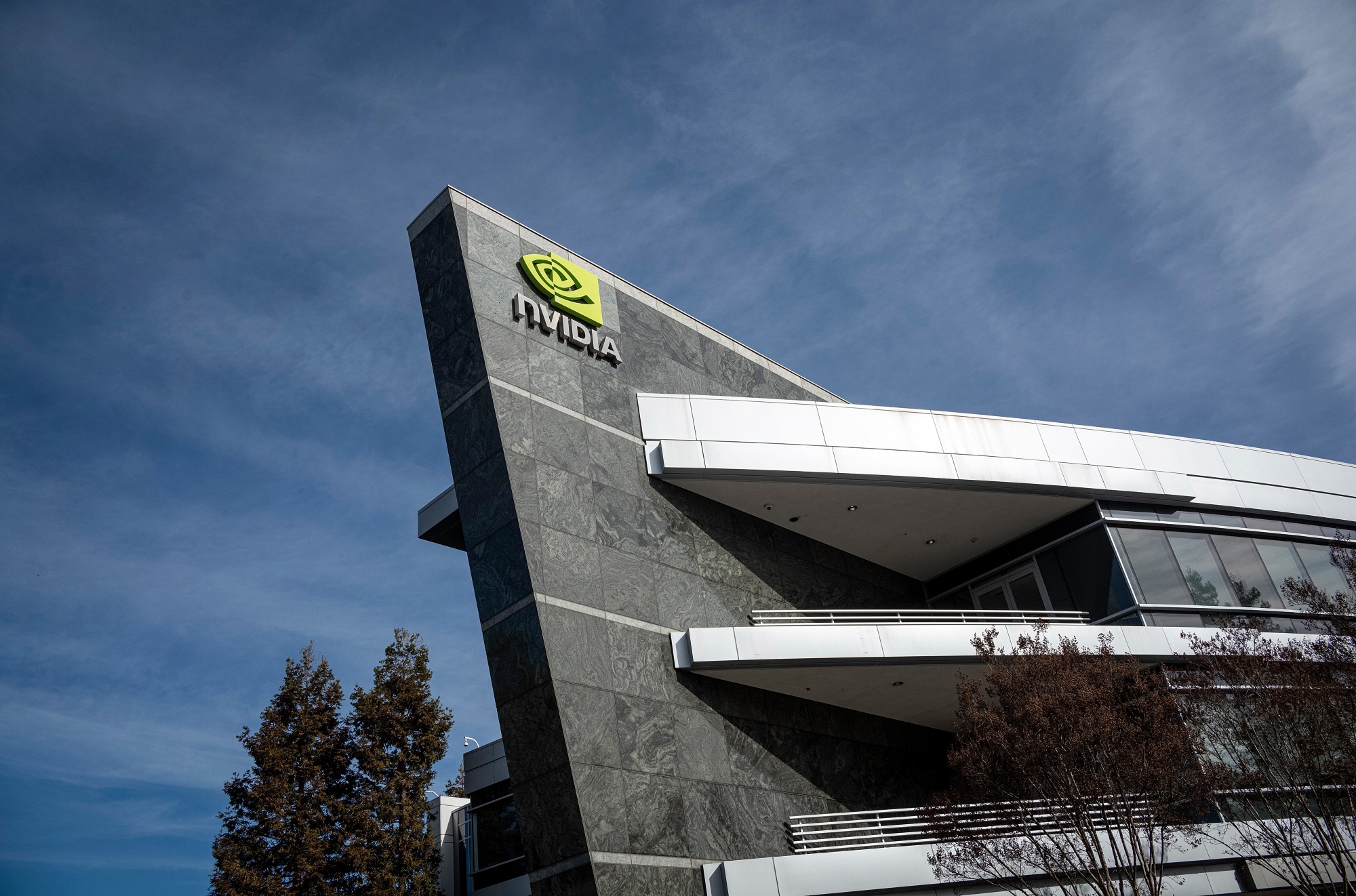Nvidia (NVDA) Slump Fails to Remove Chip Firm's Pricey Tag - Bloomberg