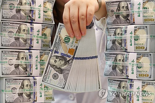 달러-원 1,526.50원 마감, 국민연금 환헤지 재개