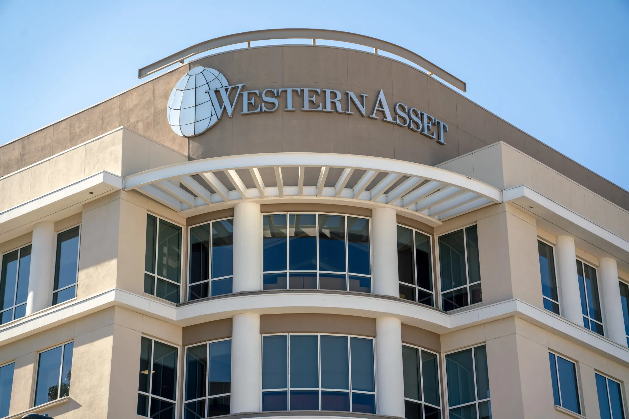 Western Asset Is Selling Mortgage Bonds as Investors Pull Money - Bloomberg