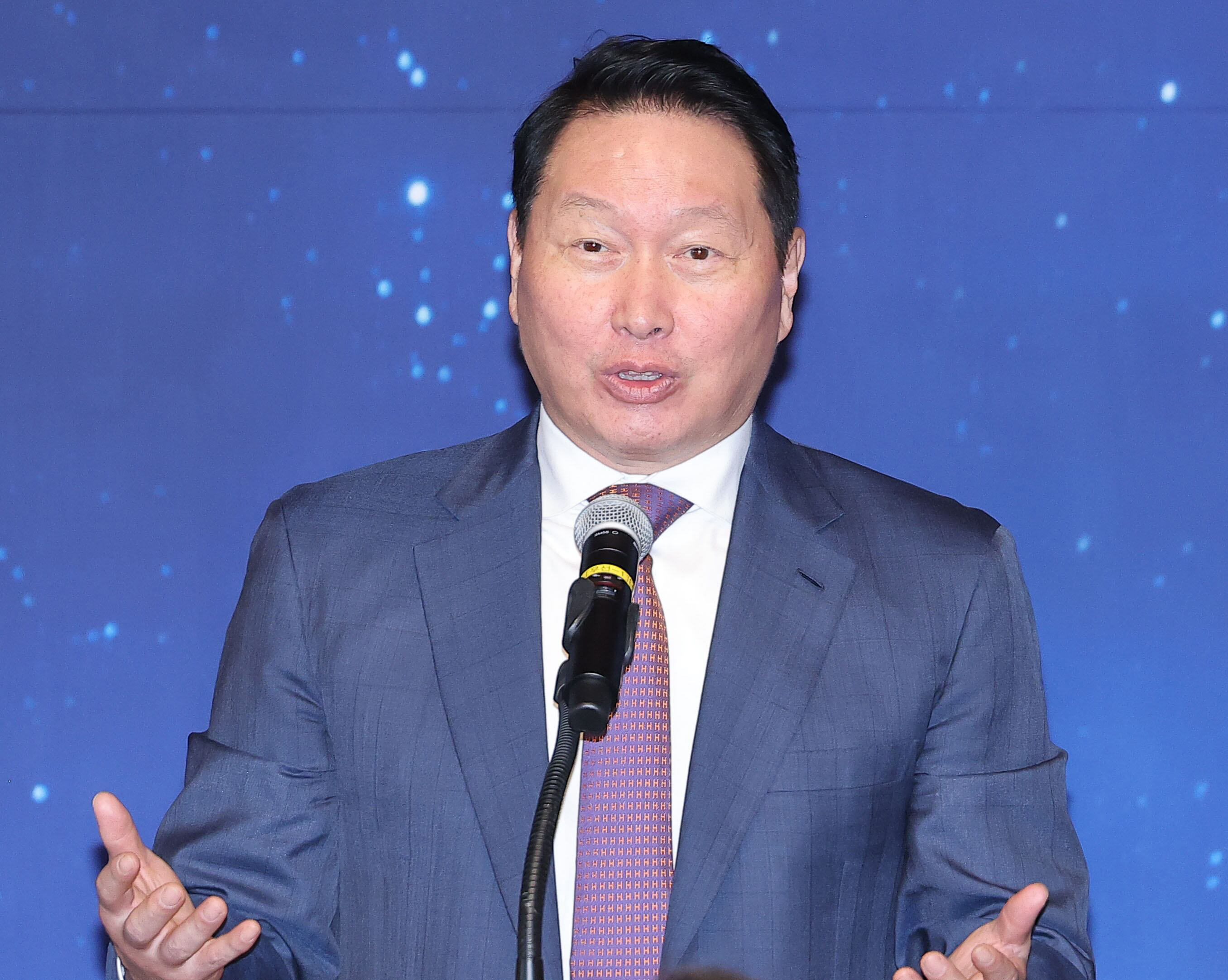 최태원, 미국 반도체 공장 추가 투자 검토 밝혀