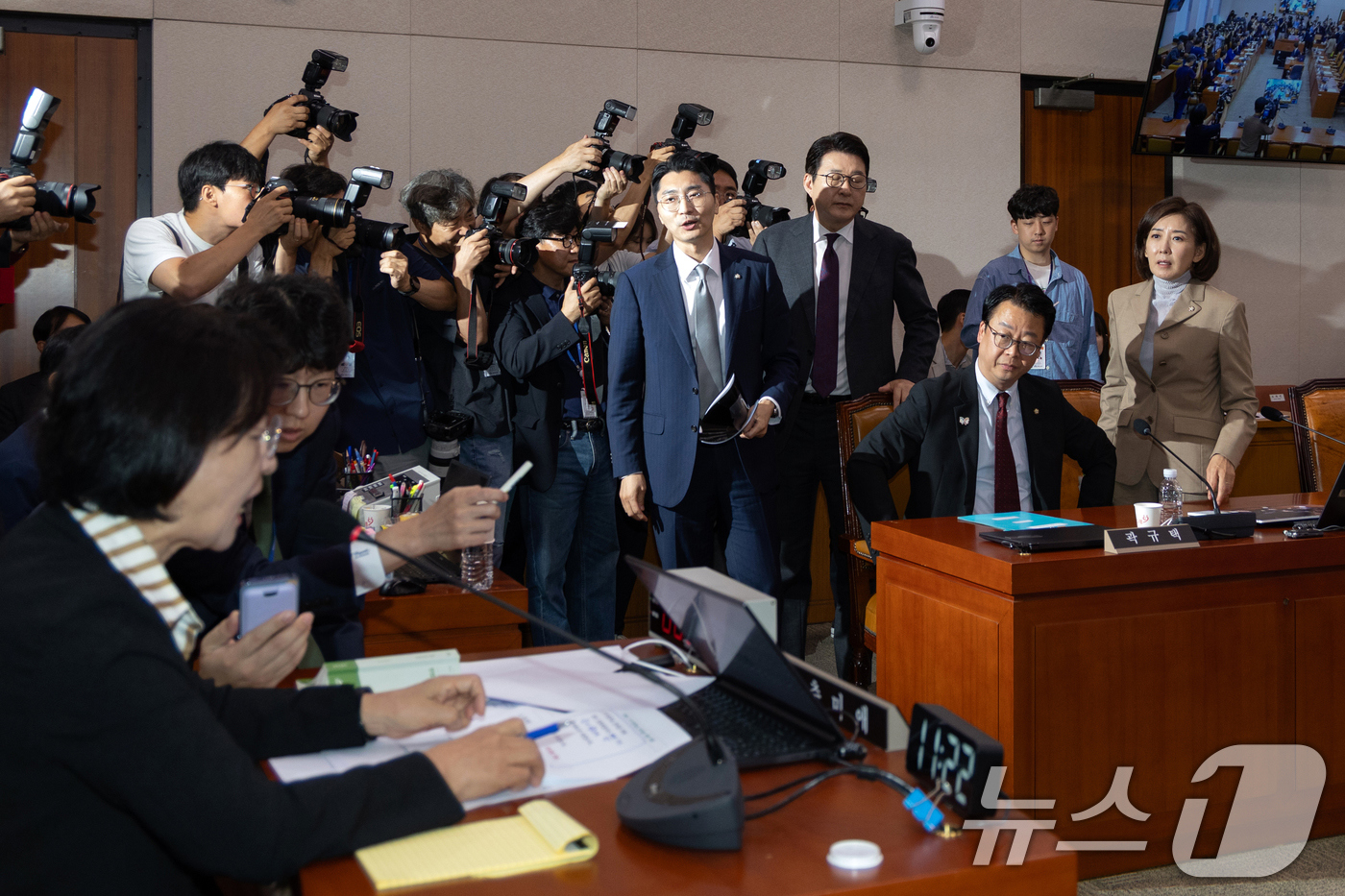 재경위 여당 단독 회의 열려 오기형 간사 선임