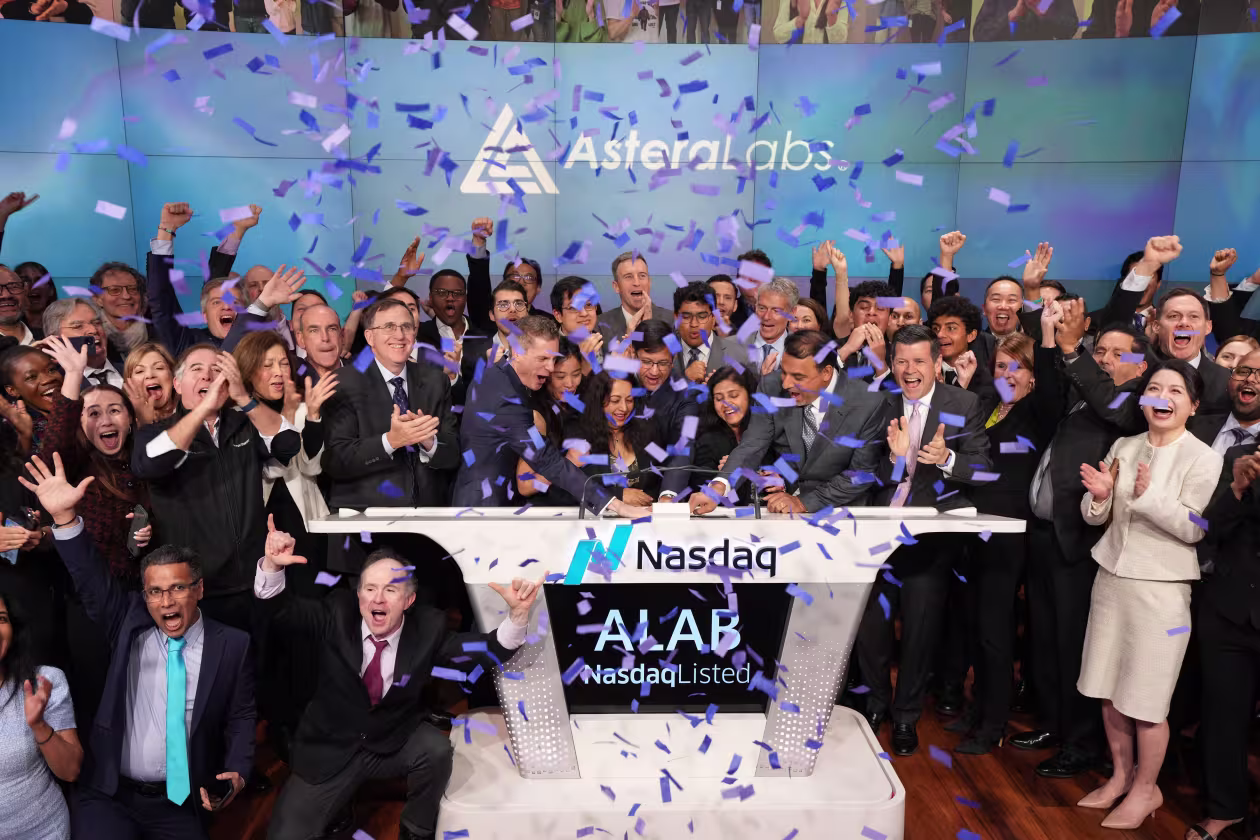 Astera Labs' stock soars, as investors cheer the debut of a new AI chip ...
