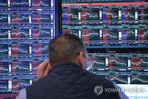 코스피 7,730으로 4.5% 급락, 펄어비스는 배당에 상승
