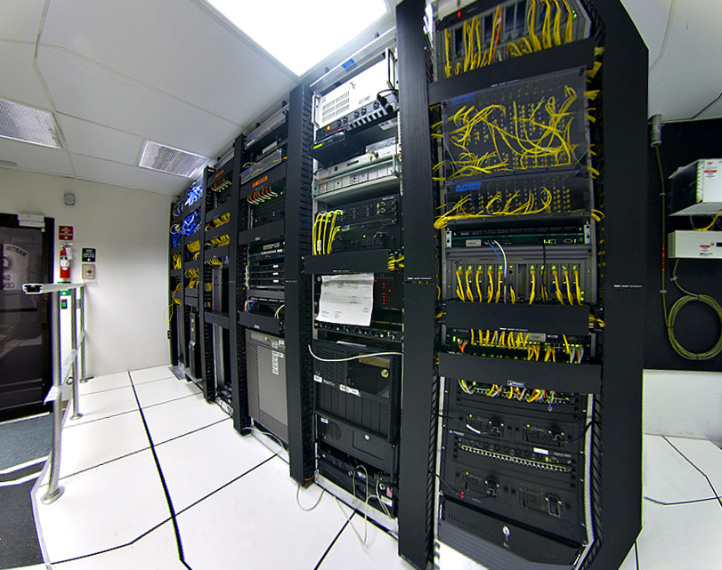 File:Datacenter-telecom edit.jpg - Wikimedia Commons
