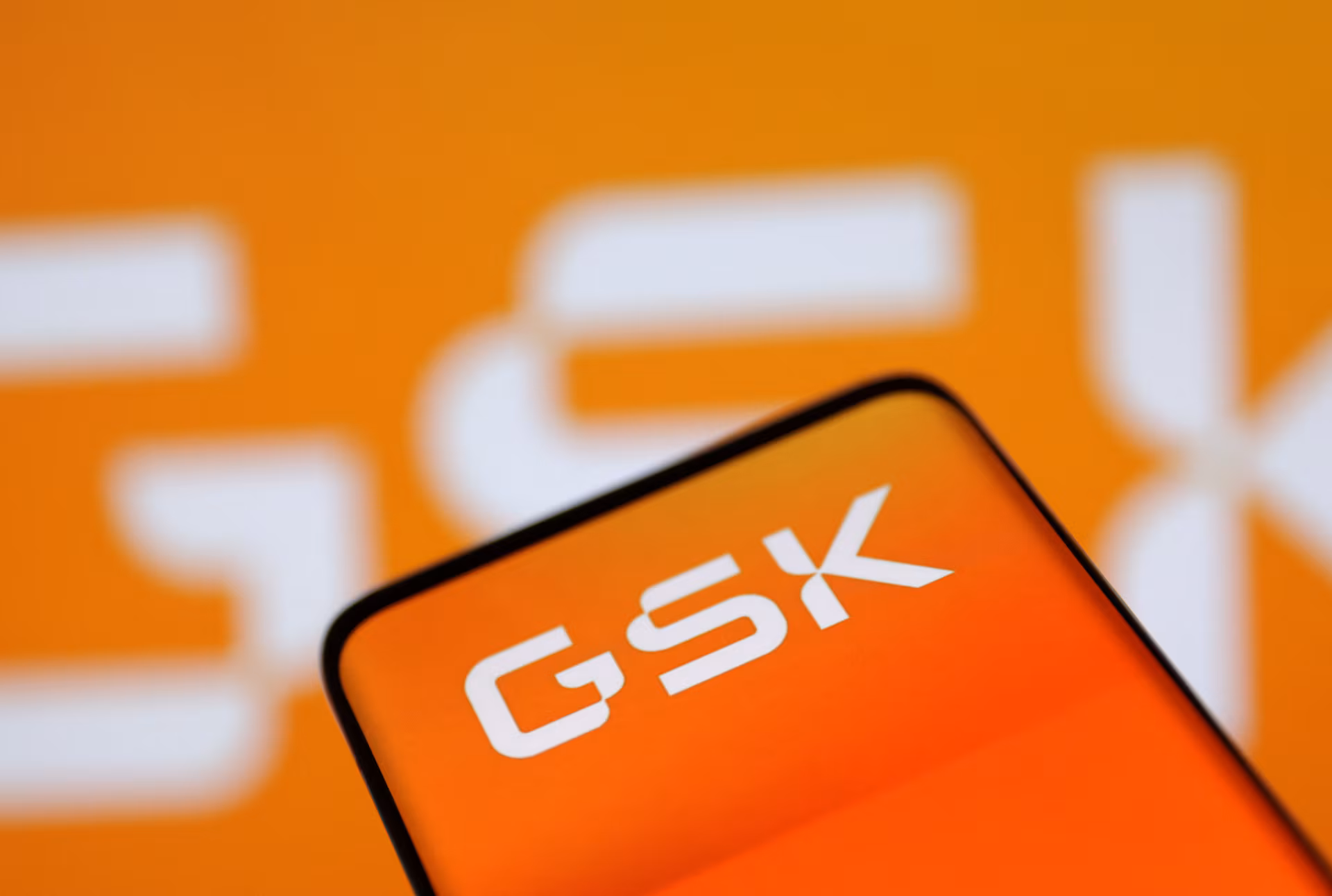 GSK, 뉴발런트 106억 달러 인수 발표에 주가 하락