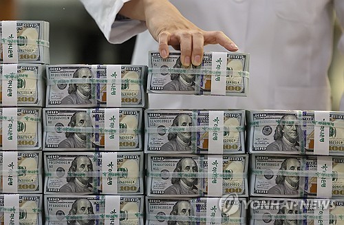 달러-원 1,517원대 마감, NDF는 1,519원대 형성