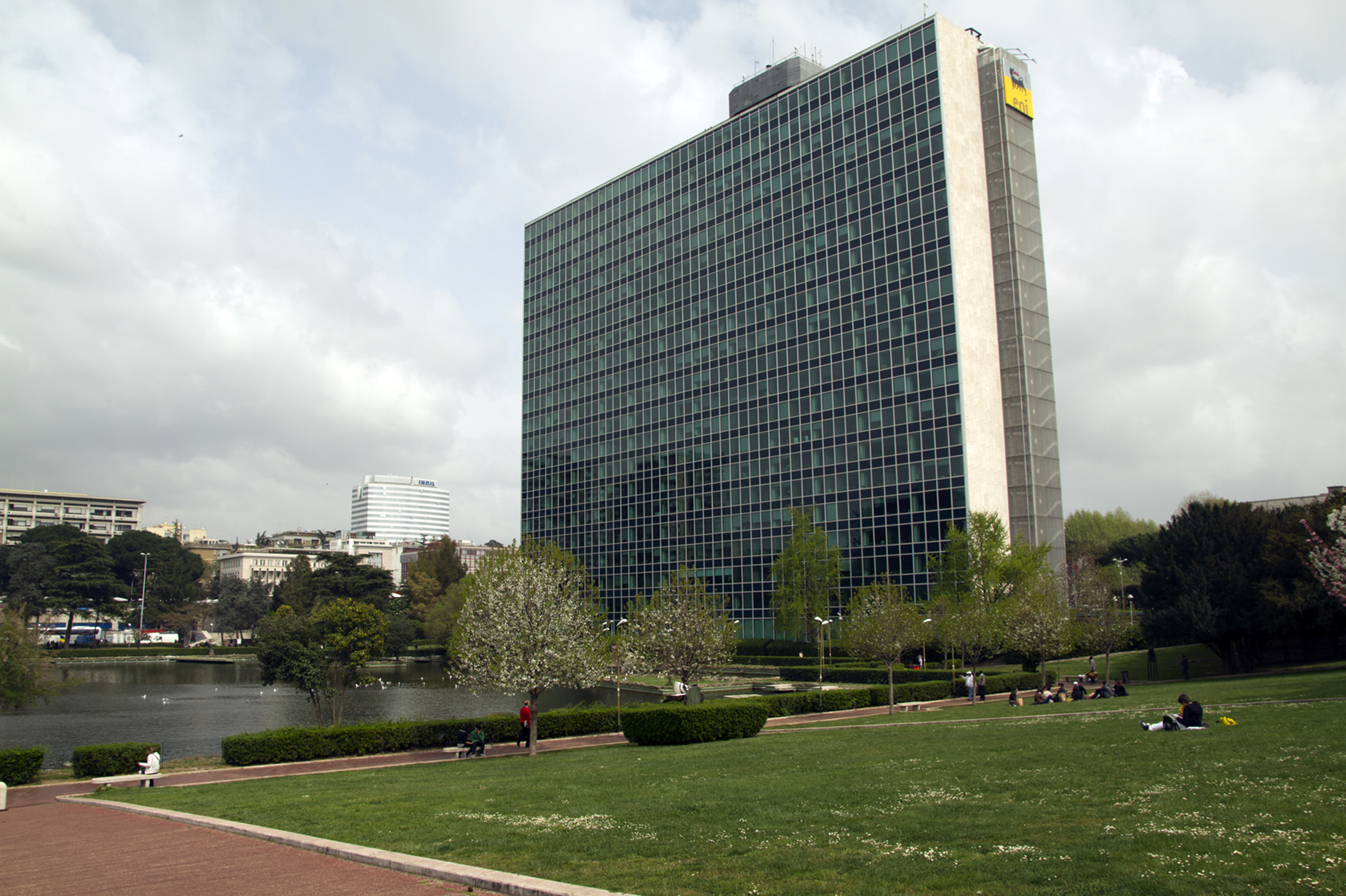 File:The Eni building, Quartiere XXXII Europa, Roma, Lazio, Italy -  panoramio.jpg - Wikim
