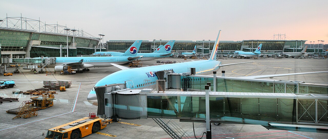 File:Korean Air operations at Incheon Internatioanl Airport (ICN).jpg - Wikimedia Commons