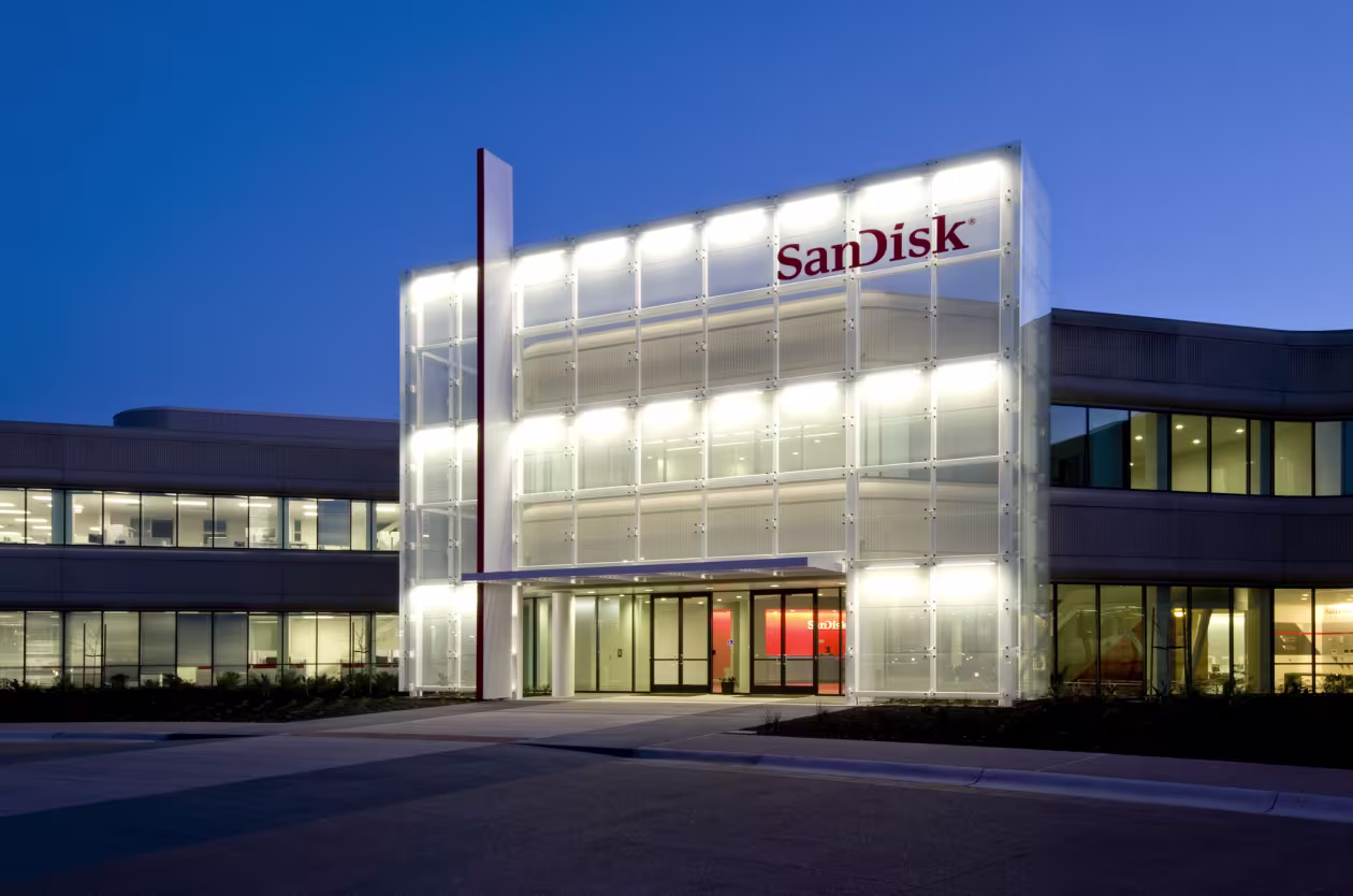Sandisk's stock falls as Western Digital plans to sell shares. What  investors need to know. - MarketWatch