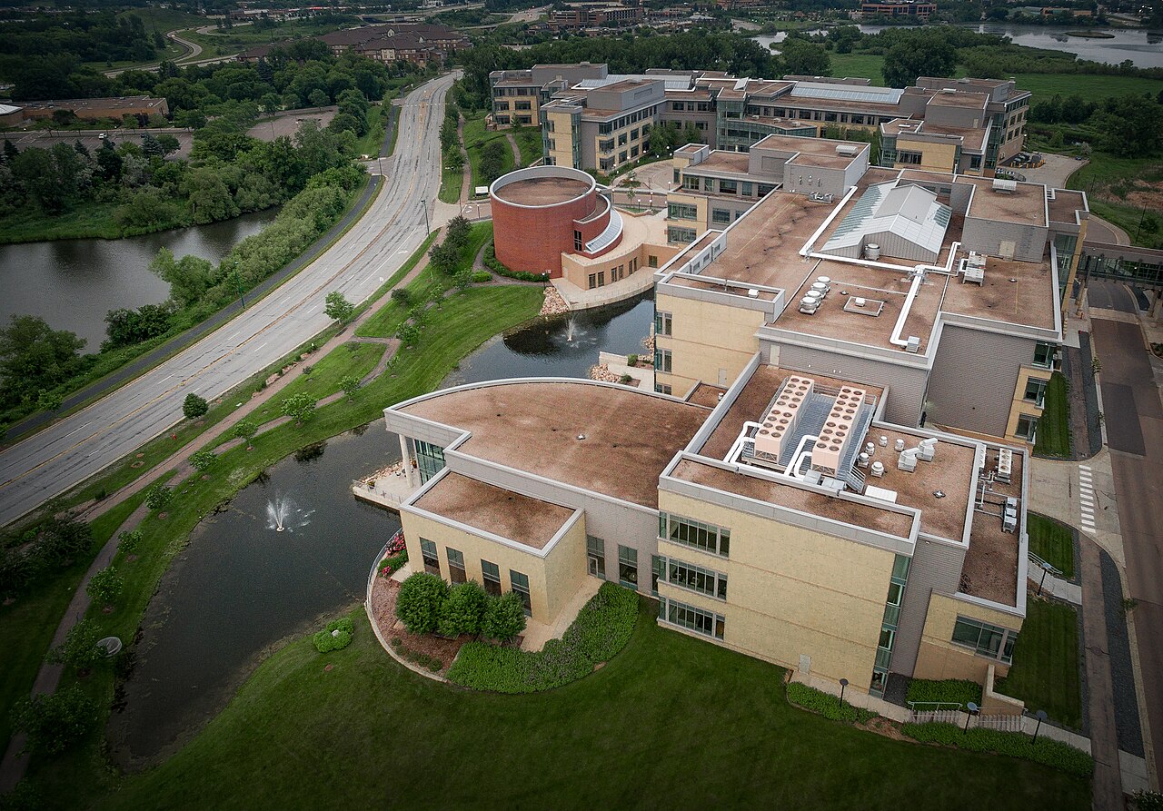 File:Optum Headquarters, Eden Prairie, MN (49120017041).jpg - Wikimedia  Commons