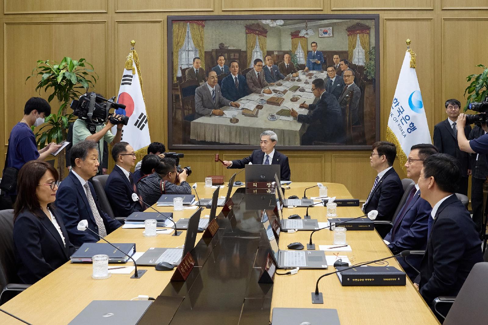 한은, 올해 성장률 2.6%로 상향·기준금리 연 2.50% 동결