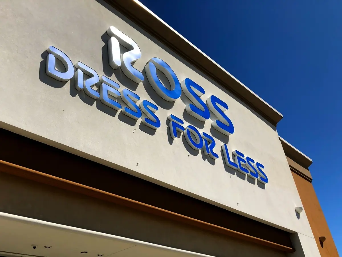 Ross Dress For Less Now Hiring For New Trumbull Store