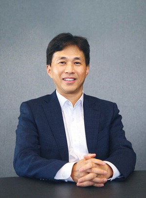SK하이닉스, 직원용 챗GPT 등 생성형 AI 사용 허용 추진