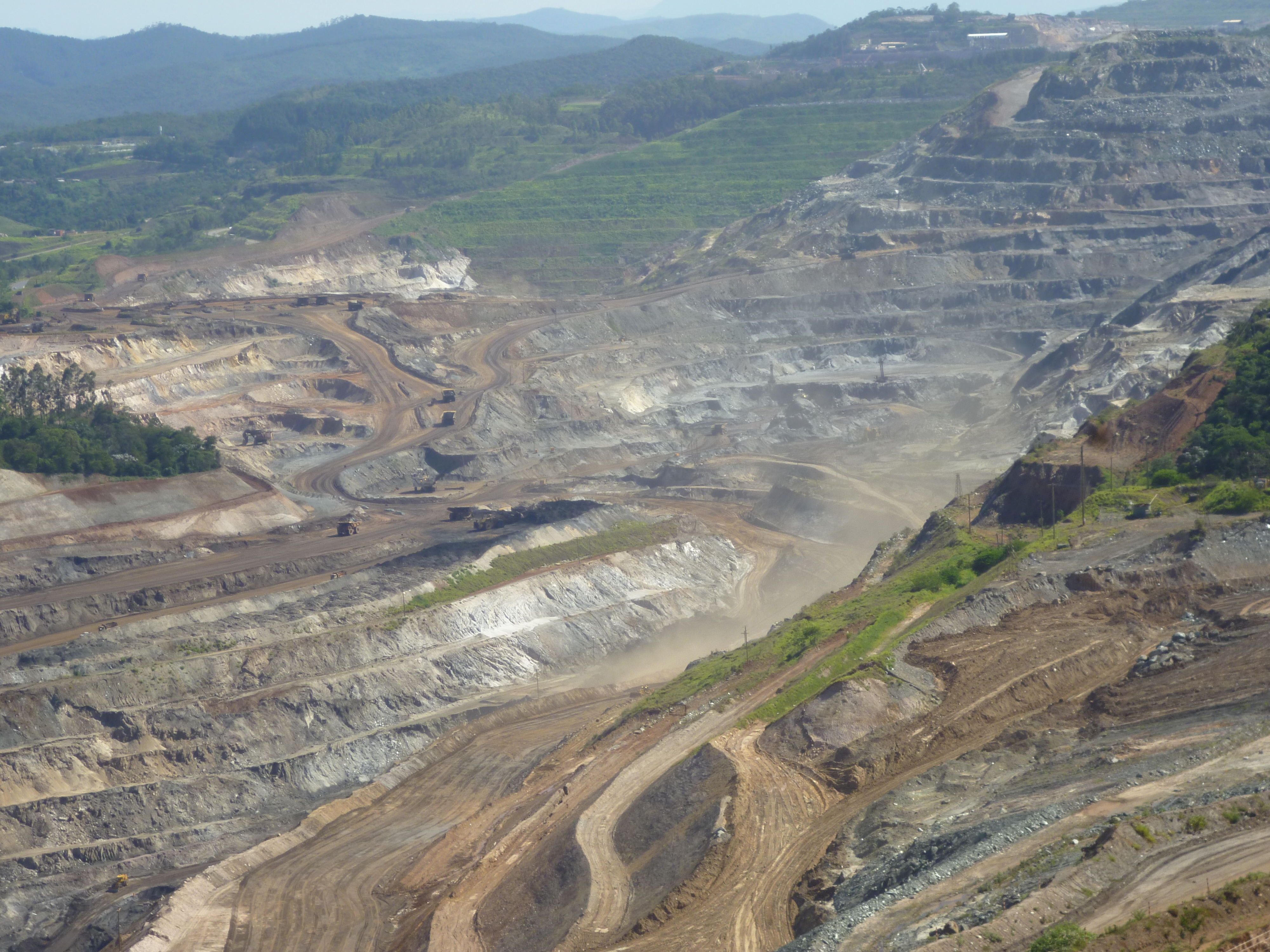 File:Itabira MG Brasil - Mineração da Vale - panoramio.jpg - Wikimedia  Commons