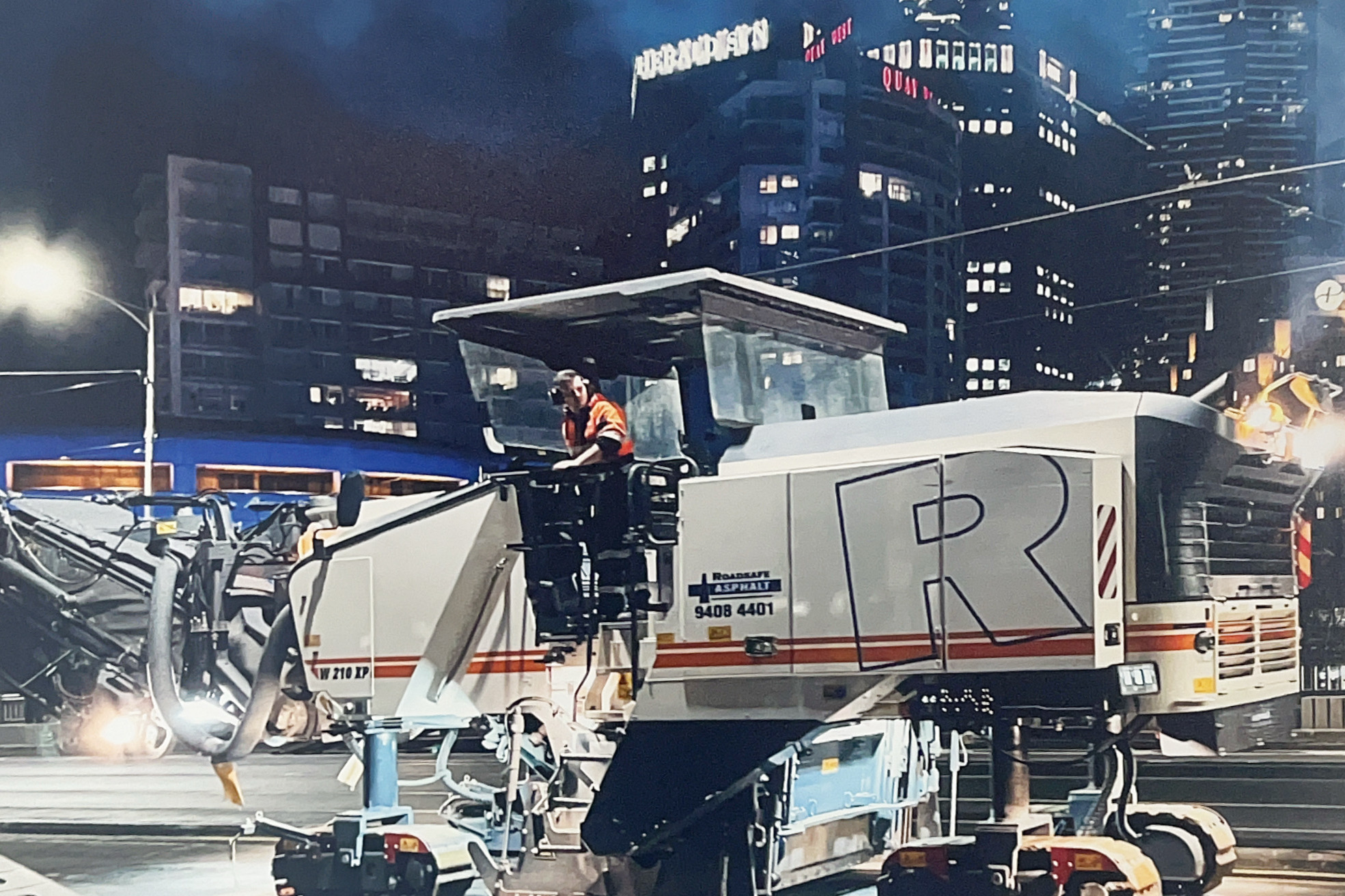Why Equipment Hiring Is Critical for Asphalt & Civil Projects