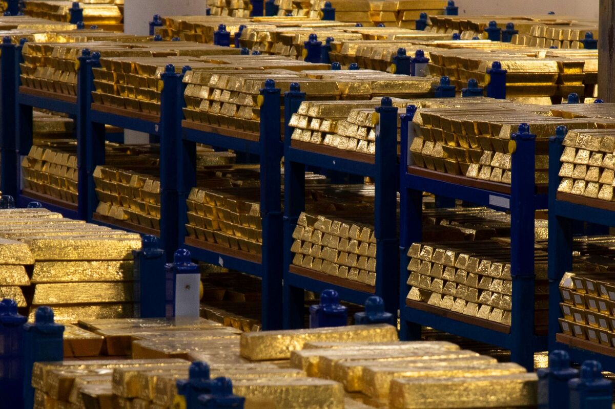 Gold Prices Tempt Eastern Europe Central Banks Seeking Stability - Bloomberg