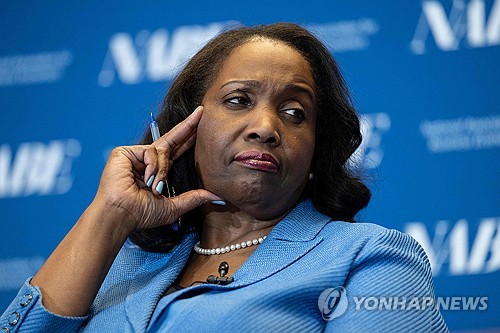 한국은행, 기준금리 연 2.50% 동결했으나 인상 신호 포함