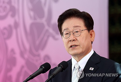 칸 호평 영화 '호프'에 현대차 스텔라 등장