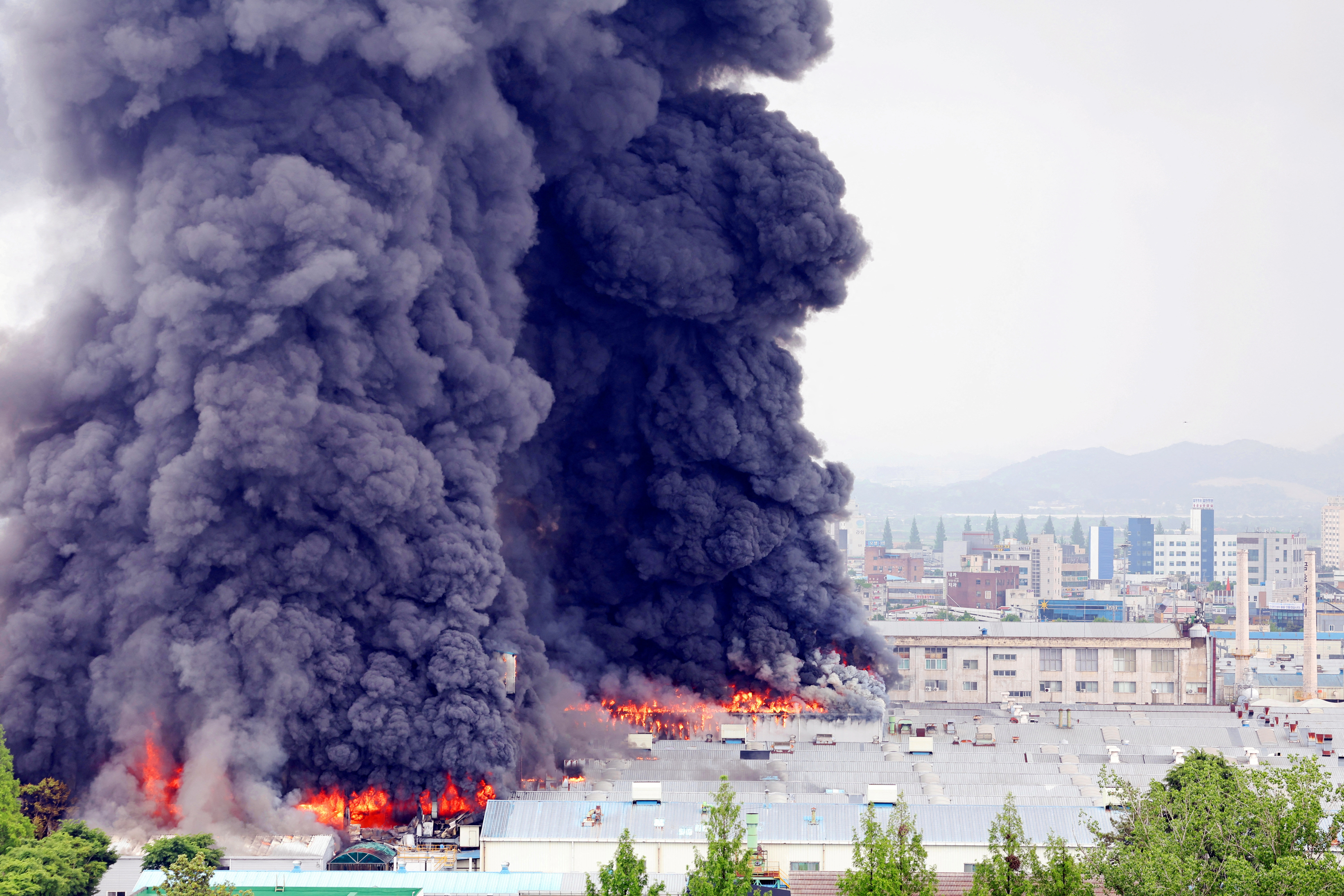 Kumho Tire shares skid after weekend fire disrupts production