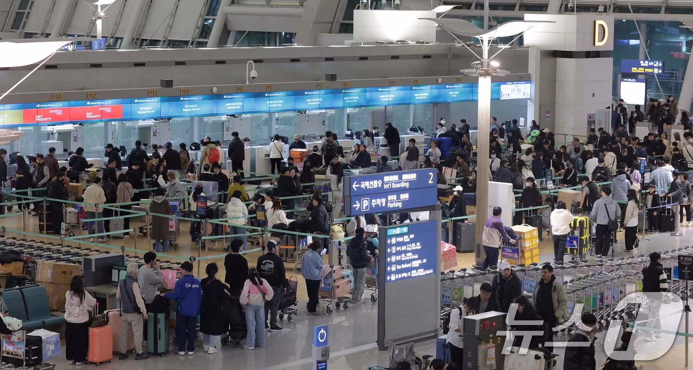 진에어, 통합 LCC 앞둔 회복 기대…2027년 흑자전환 전망