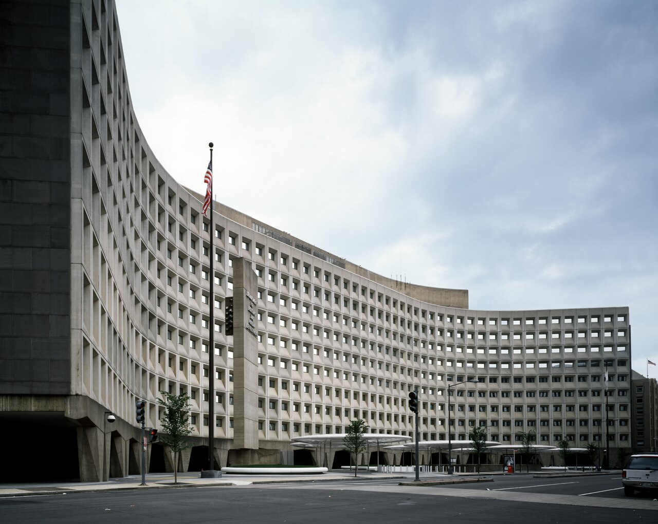 Robert C. Weaver Federal Building - Wikipedia