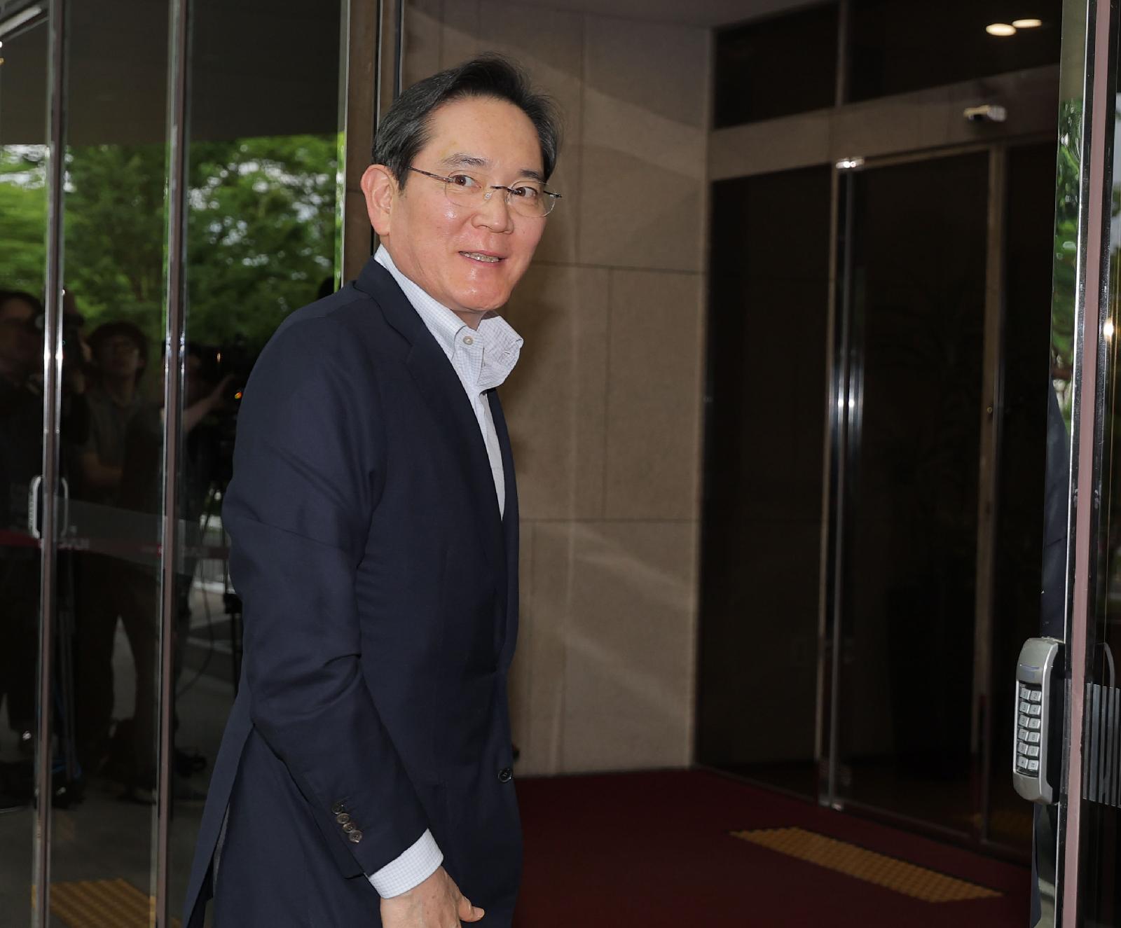 이재용 회장, 본사 20년 청소 노동자 빈소 찾아 장례비 지원