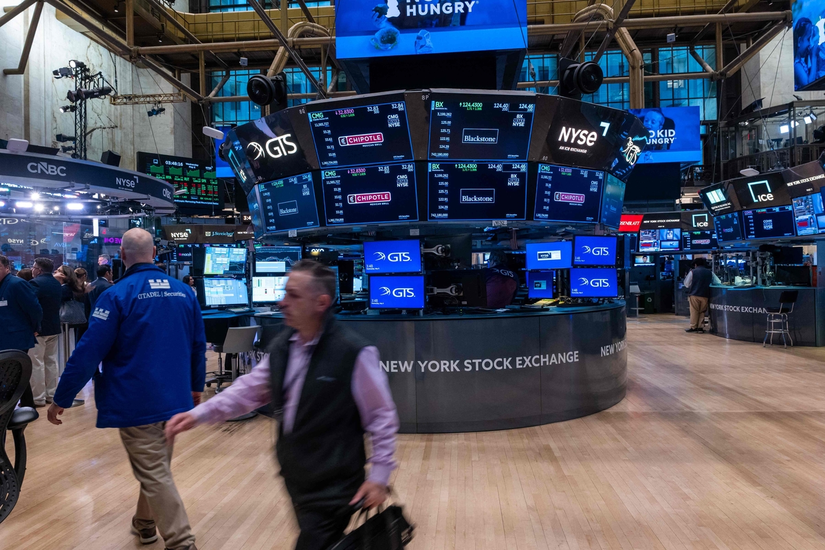 Korean Investors Pile $240 Million into U.S. Single-Stock Leveraged ETFs - Seoul Economic 
