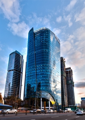 KDB생명 매각 예비입찰 다음주 예정, 한투·태광 후보