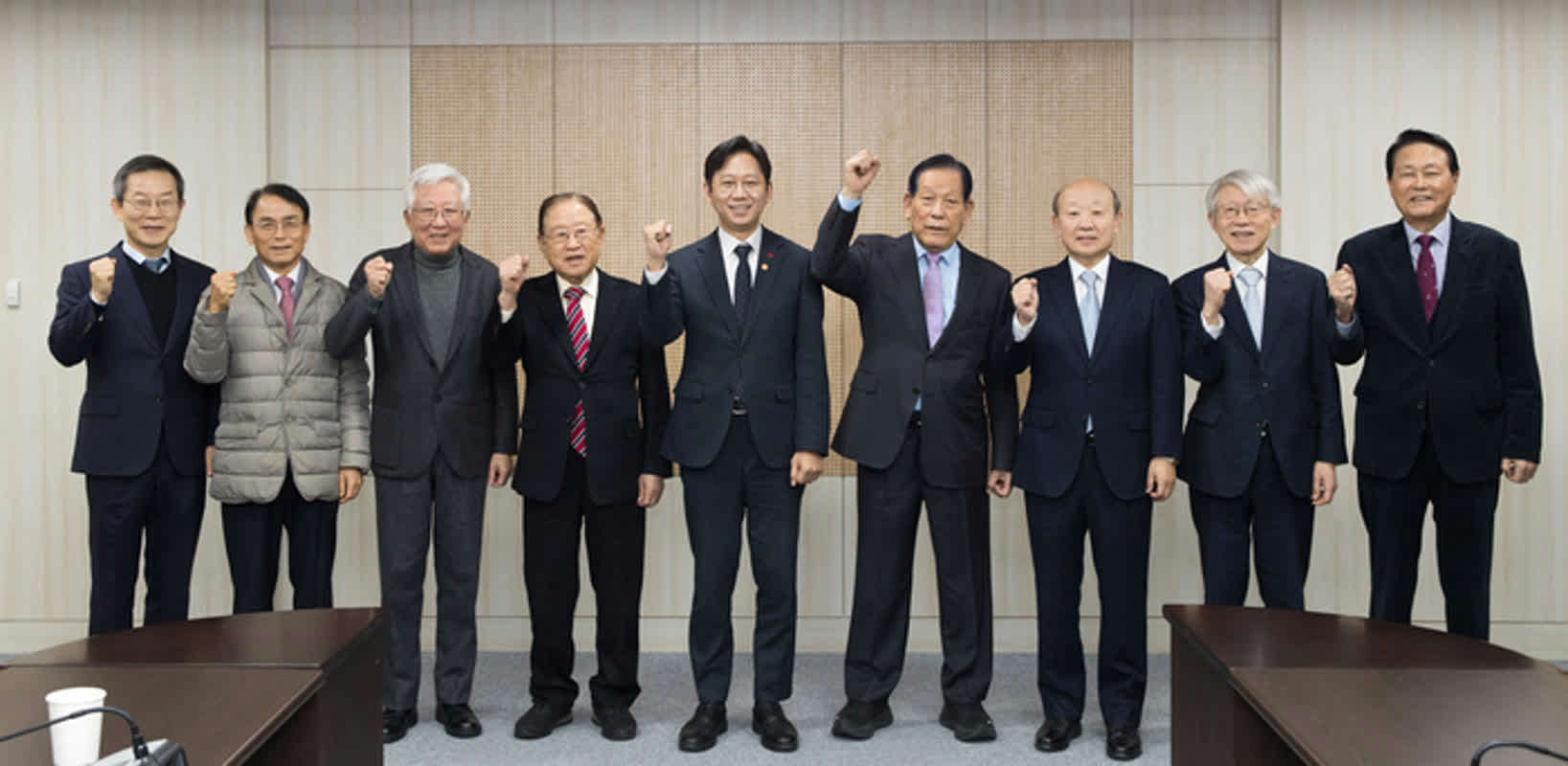 엔비디아 젠슨 황 방한, 배경훈 부총리 면담·T1 PC방 방문