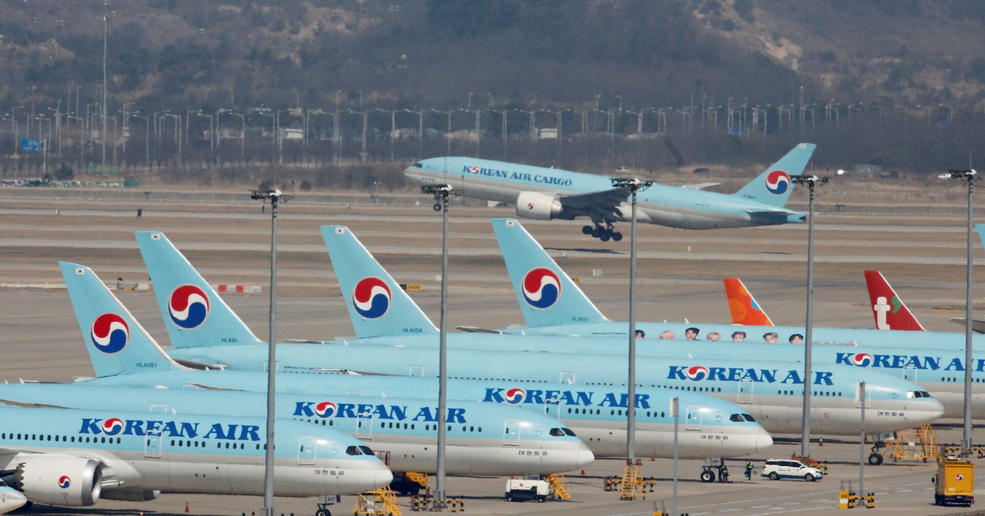 Korean Air to get up to $971 million support from state-owned banks