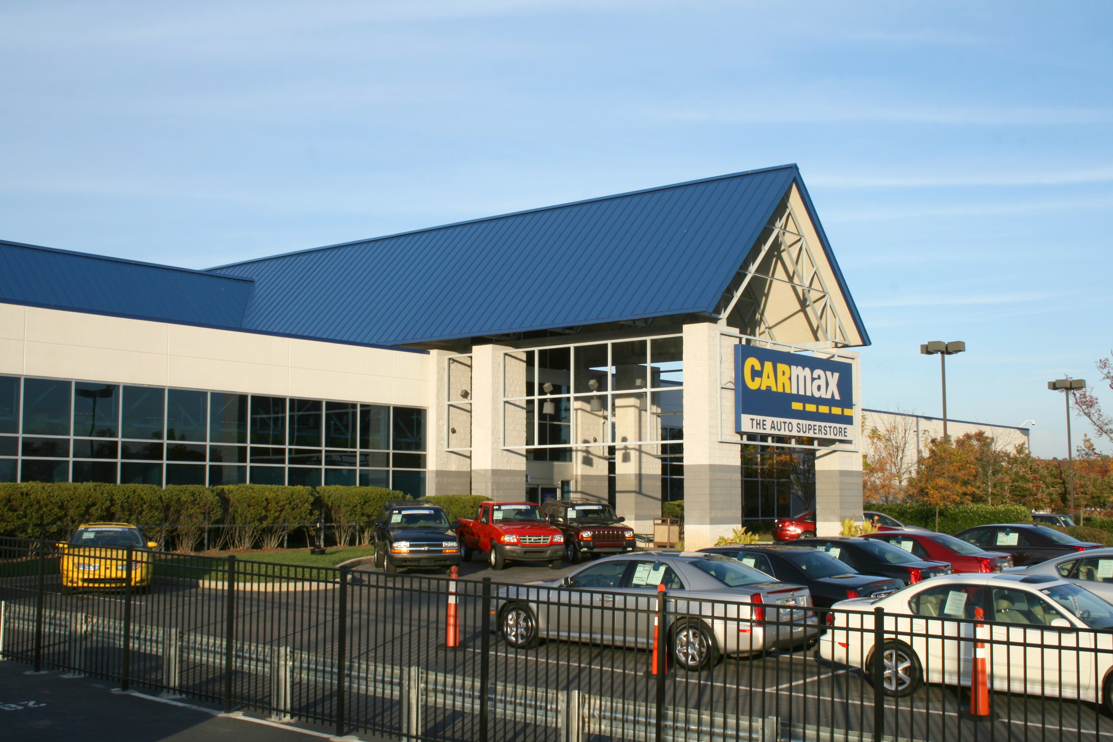 File:2008-11-11 CarMax in Raleigh.jpg - Wikimedia Commons