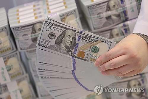 기업 달러예금 3년5개월 만에 최대, 예금금리 3%대 진입