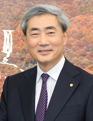 한국은행 28일 첫 금통위, 동결 전망과 매파 신호