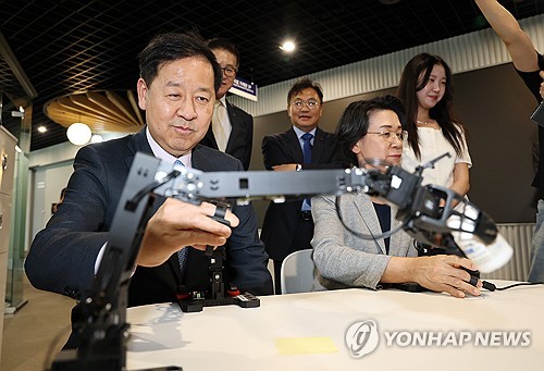구윤철 부총리, 한양대 부트캠프 방문해 청년 일자리 보완책 촉구