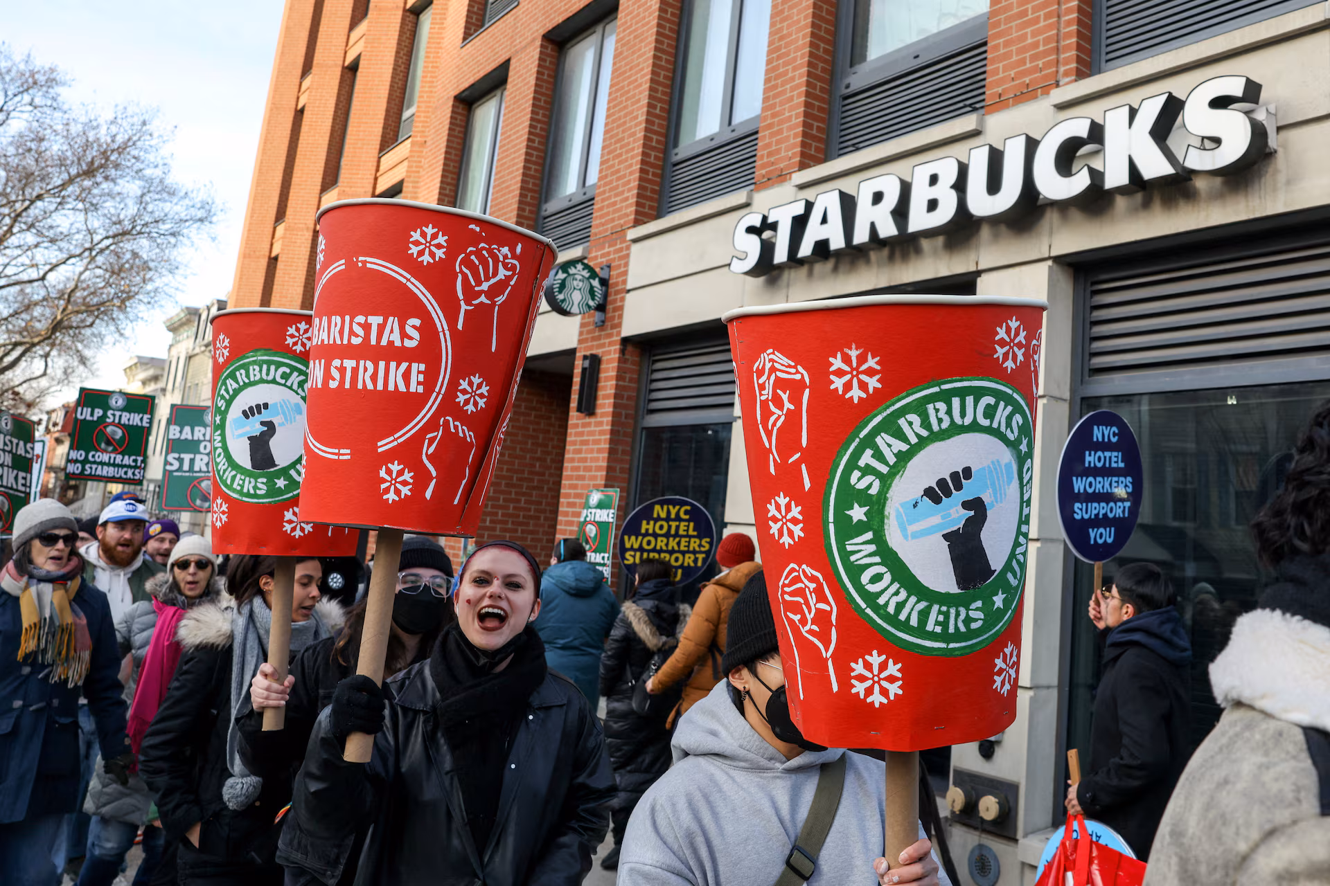 Starbucks may be neglecting labor dispute risks, shareholder proxy firms warn