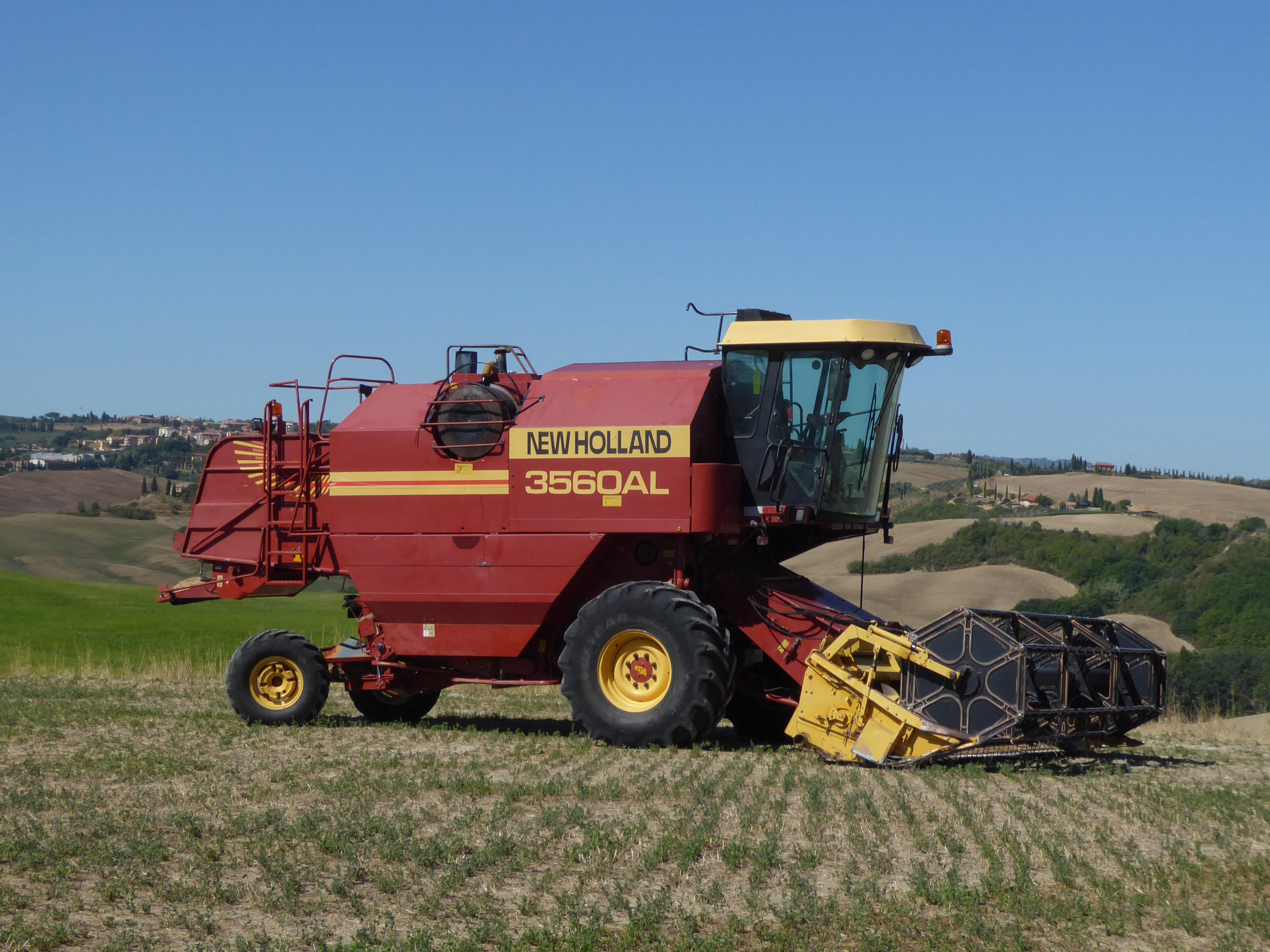 File:New Holland 3560AL Vitaleta.jpg - Wikimedia Commons