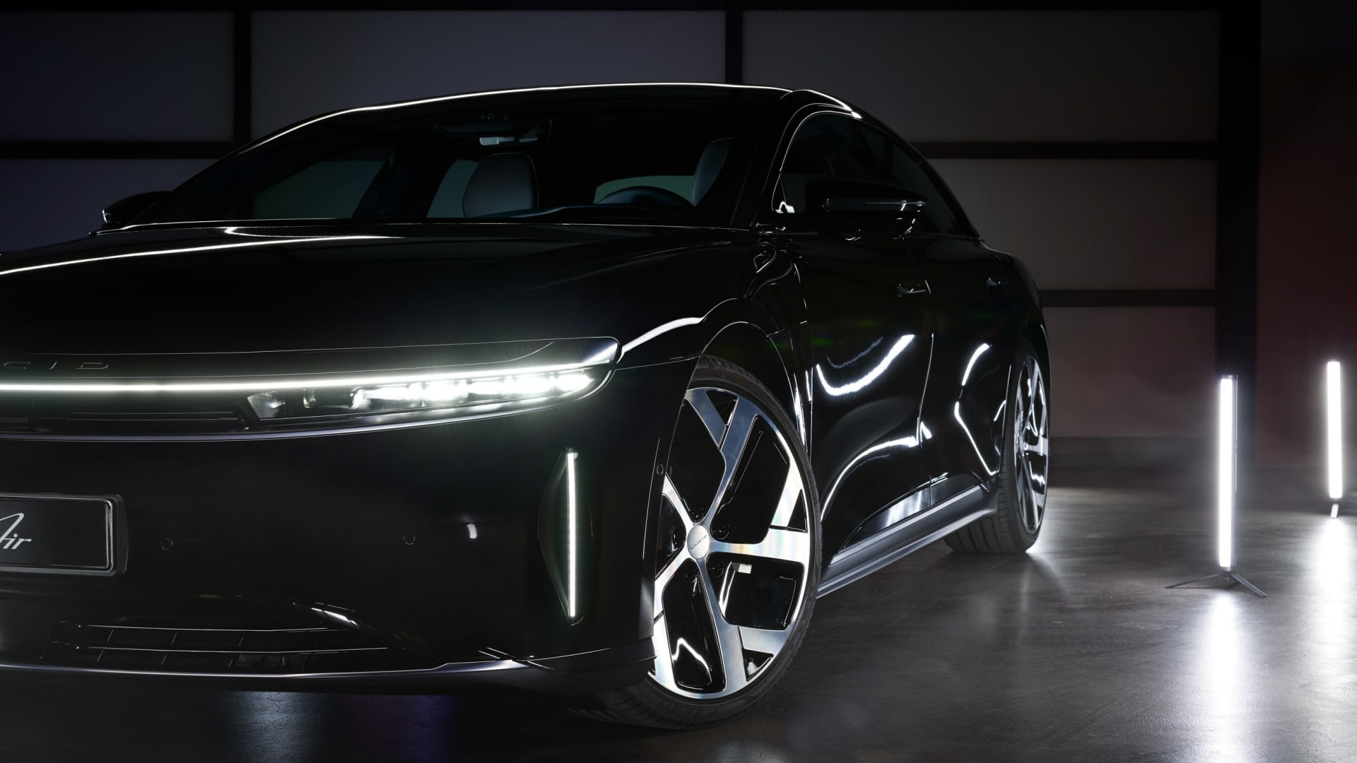 Lucid stock rises as EV maker gets $1 billion from Saudi PIF affiliate