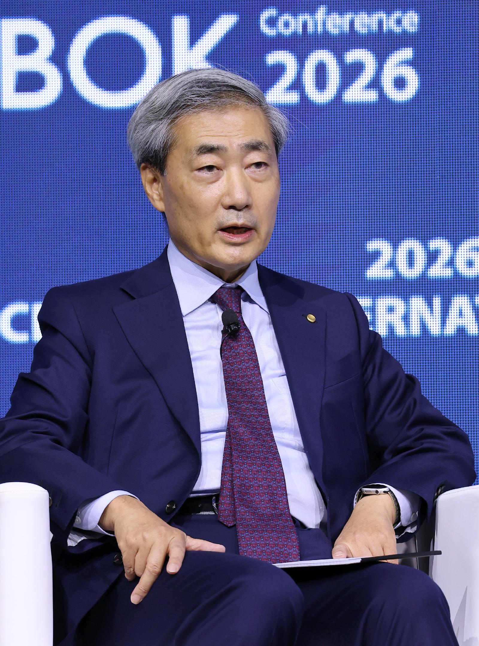 한은 총재 신현송, 6월 12일 늦지 않은 7월 금리 인상 시사