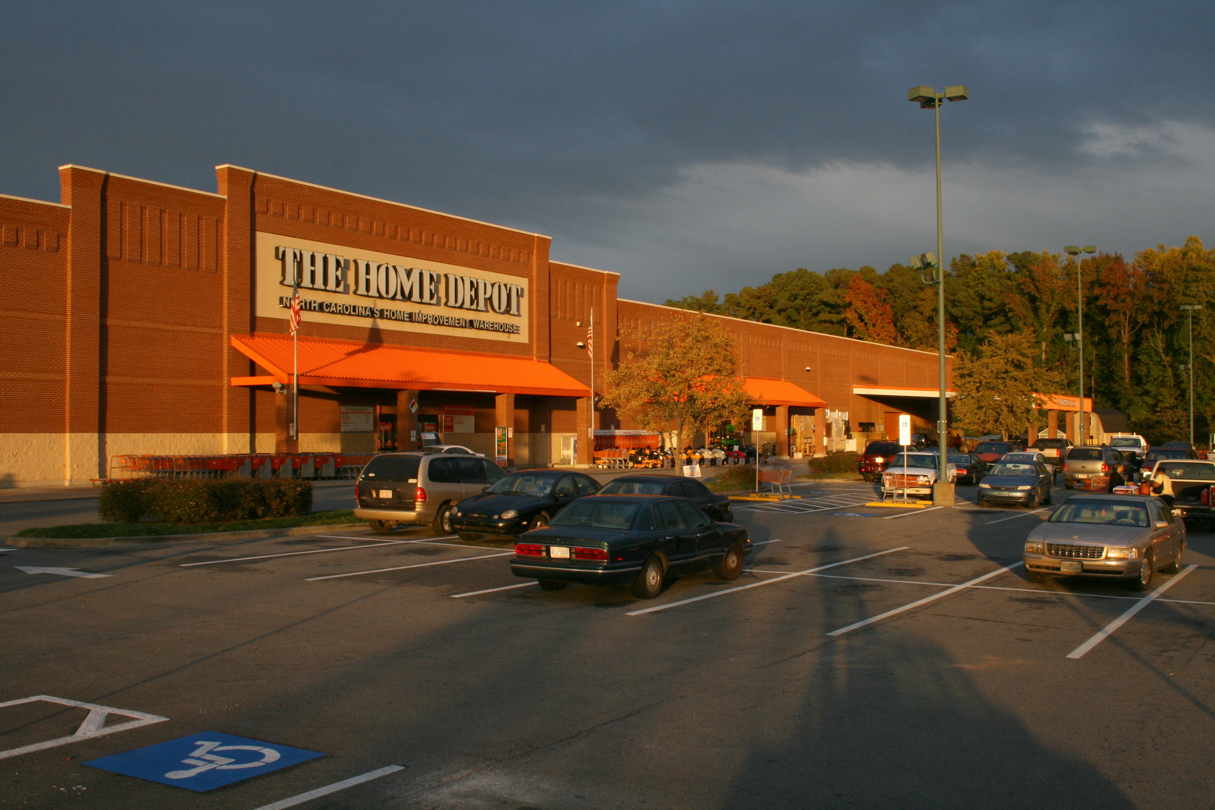 File:2008-10-27 The Home Depot in Durham.jpg - Wikimedia Commons