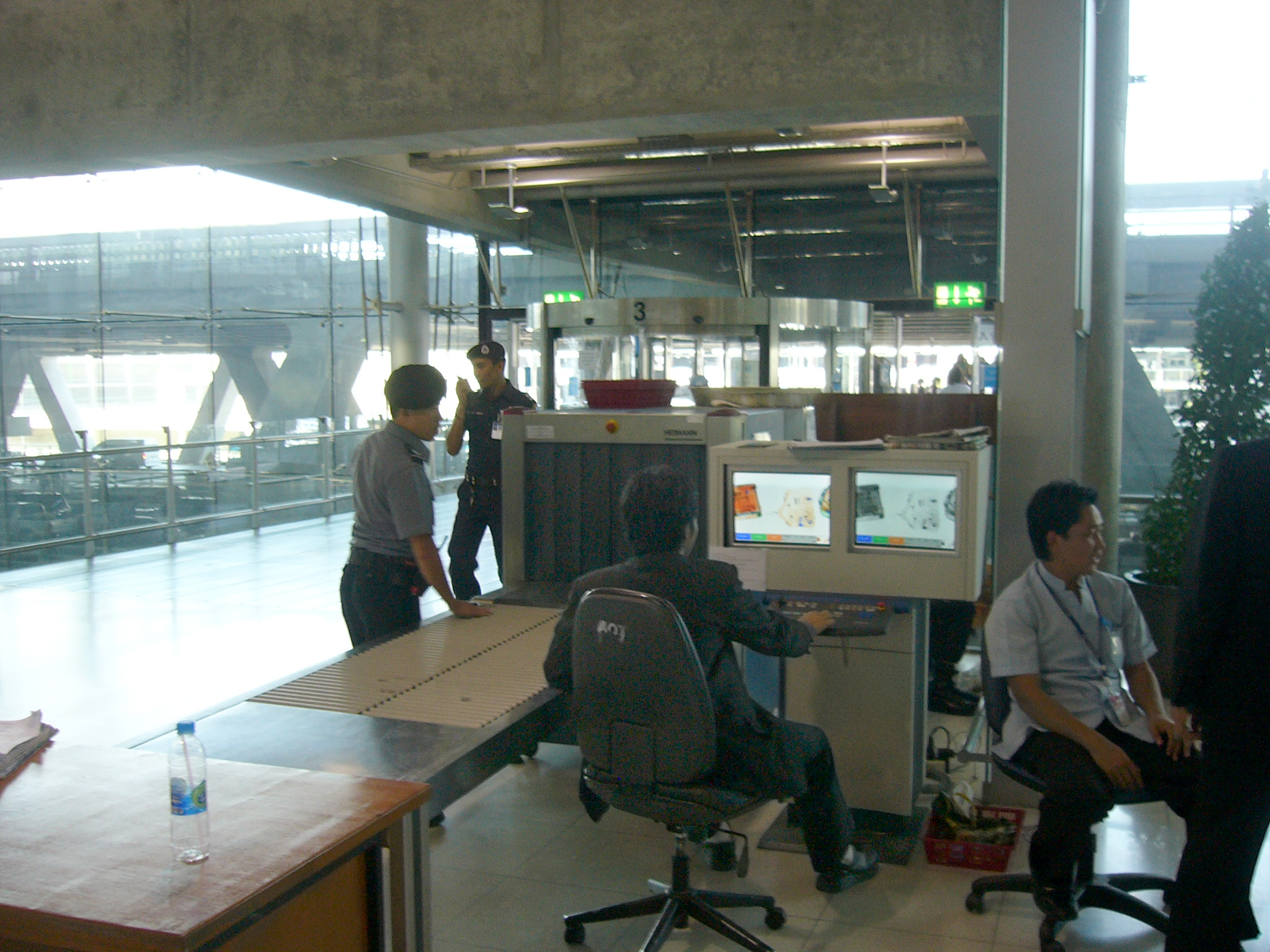 Airport security - Wikipedia