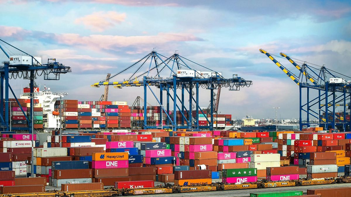 Customs to return $120 billion in tariffs to importers in first phase