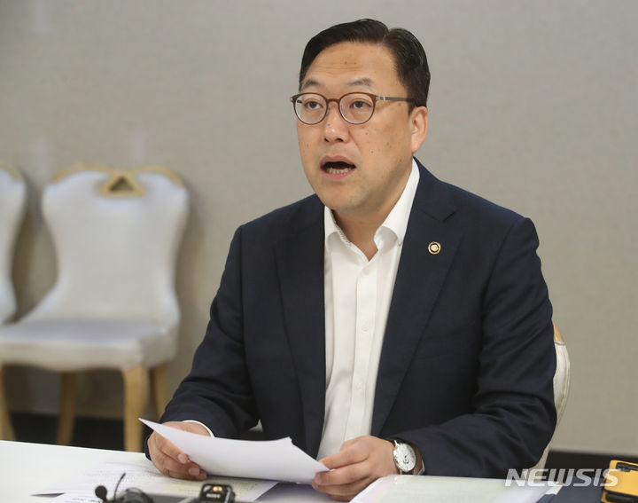 상장폐지 기준 강화 시행, 코스닥 200억원·유가증권 300억원