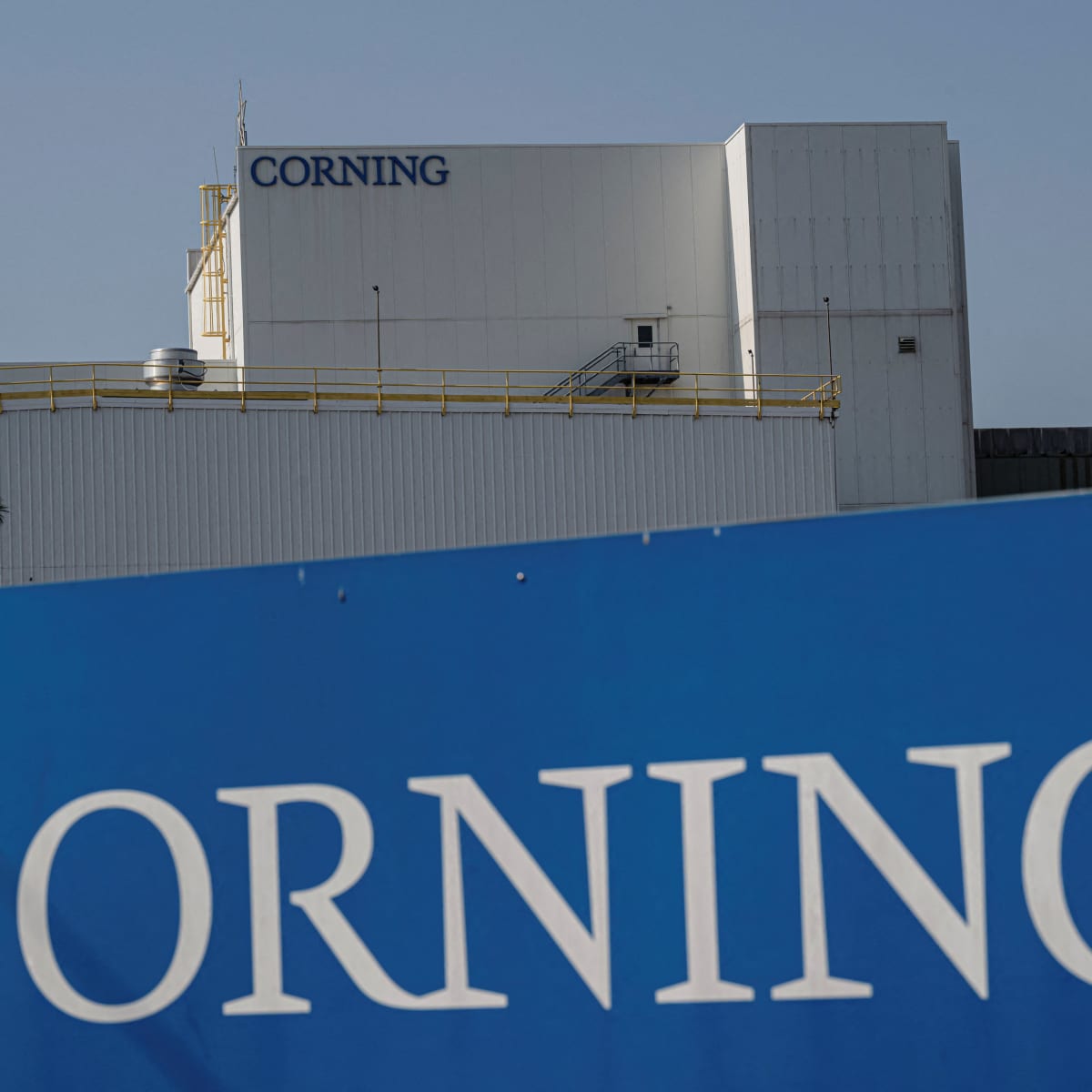Corning tumbles 12% after earnings, leading rout in optical stocks