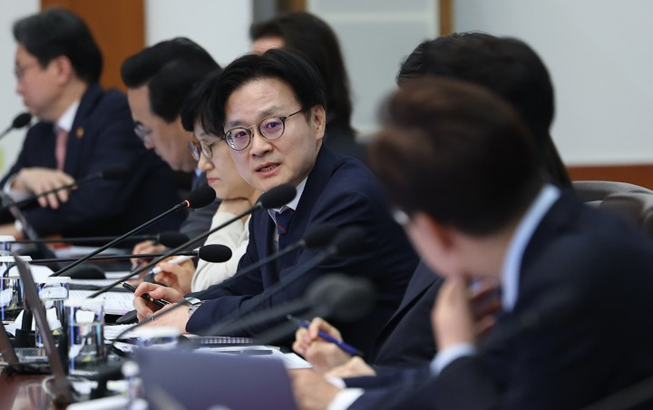 반도체 초과이익 처분 두고 장관들 충돌, 삼성 노사 사태 촉발